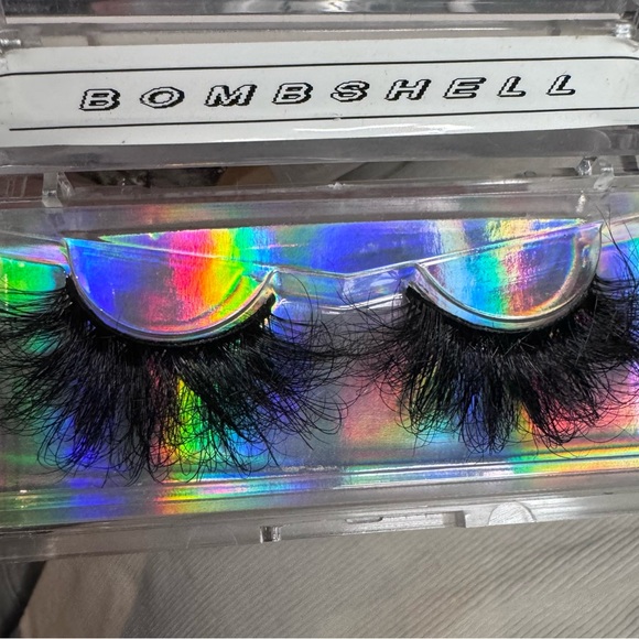 ✨1-10 or 2-18✨25mm 👌🏼Quality Lashes (comes with spool and info on upkeep) - Picture 6 of 15